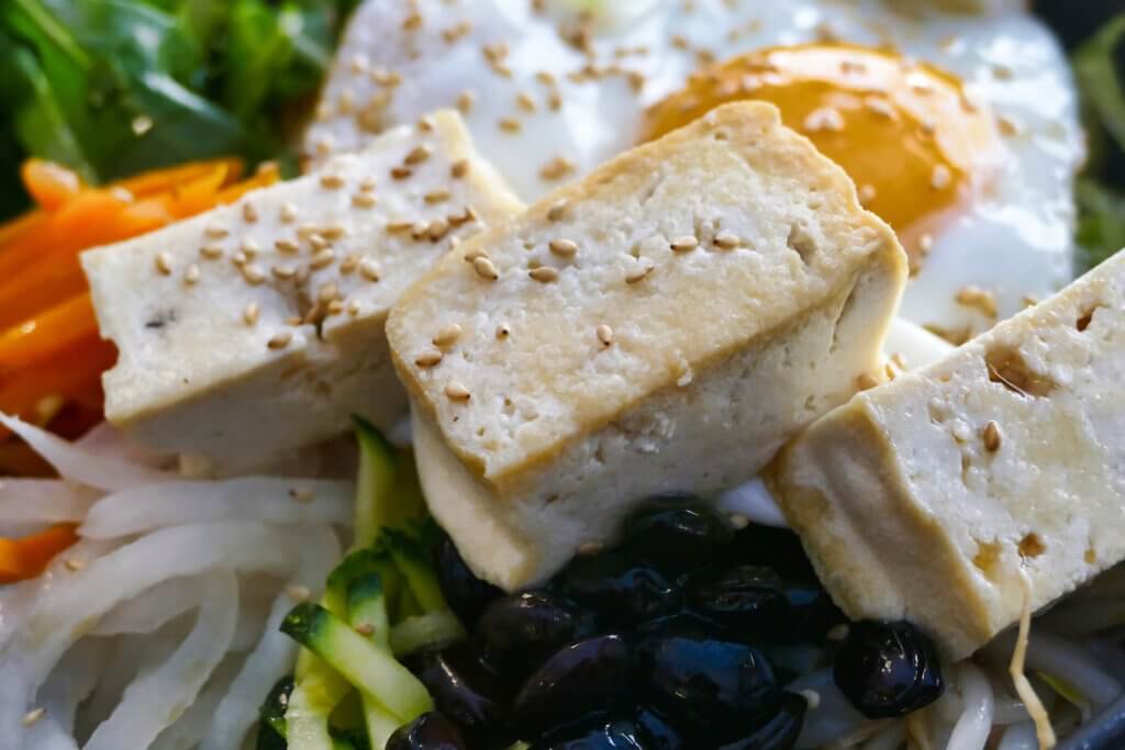 białko, tofu, nadmiar białka szkodzi